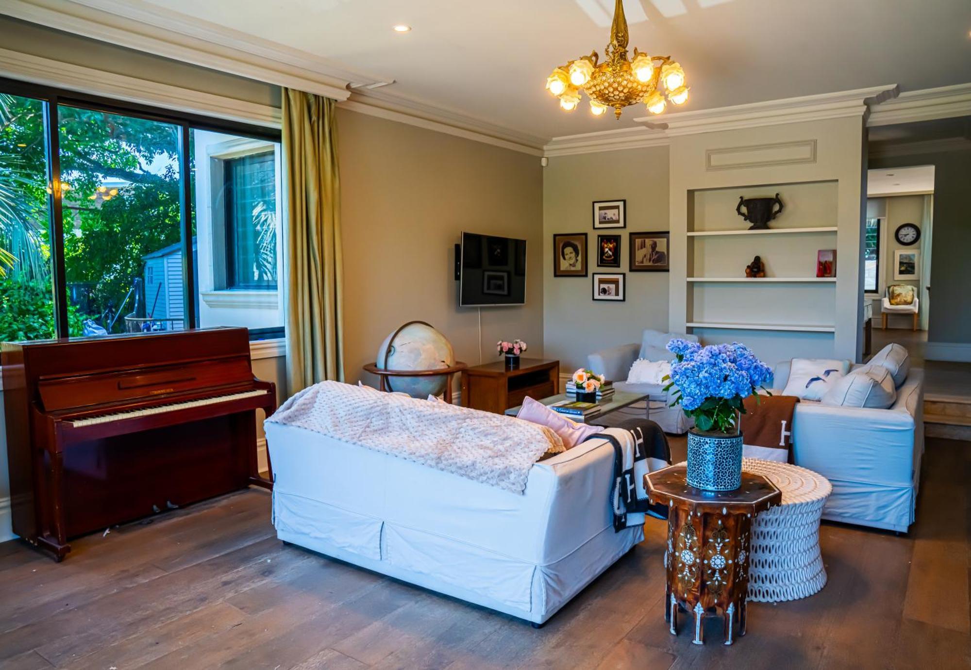Luxury Harbour View Holiday home *